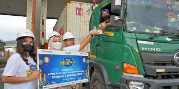 Pelindo Regional 2 Tanjung Priok Meriahkan Bulan Ramadan Dengan Berbagi Takjil