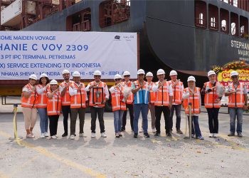 IPC TPK LAYANI PERUSAHAAN PELAYARAN OMAN MASUK PASAR INDONESIA