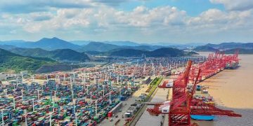 Cerita Pelabuhan Tersibuk China Berjibaku Melawan Kemacetan