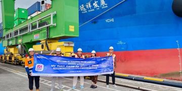 MV Yuan Xiang Fa Zhan Sandar di Terminal Teluk Lamong, Layanan Baru FAX Perkuat Jalur Ekspor-Impor Indonesia