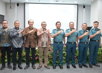 Perwira TNI AL Perkuat Jajaran Pandu Pelindo