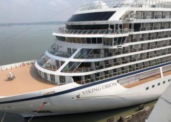 Pelindo Regional 3 Sambut Kapal Pesiar MS Viking Orion dengan Musik Angklung
