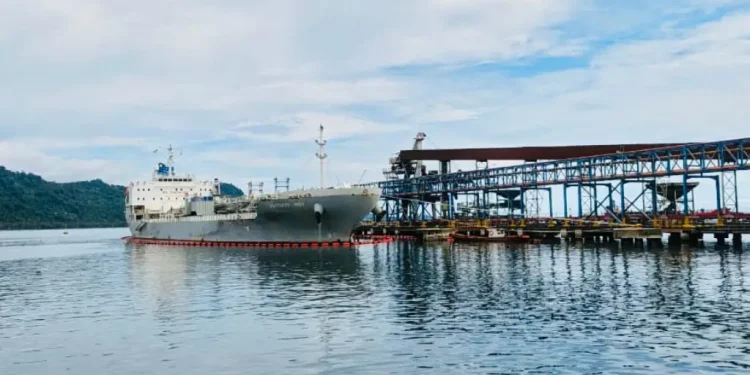 PTP Nonpetikemas Cabang Teluk Bayur Layani MT. Southern Anoa 18.000 Ton Tujuan Pakistan