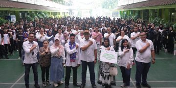 Sasar Generasi Muda Jakarta Utara, IPC TPK Kenalkan Industri Petikemasdan Salurkan Fasilitas Kebersihan