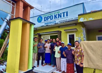Terminal Teluk Lamong Fasilitasi Transfer Ilmu Budidaya Kepiting Soka Antar Kelompok Nelayan Kota Surabaya