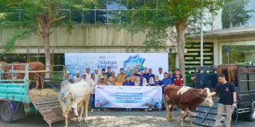 PT Terminal Teluk Lamong Salurkan 12 Sapi dan 21 Kambing melalui Program Pelindo Berbagi Kurban untuk Masyarakat Sekitar