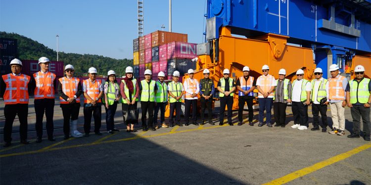 Modernisasi Alat, IPC TPK Panjang Resmi Operasikan QCC 004
