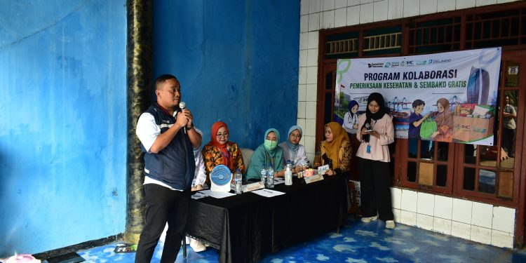 Pelindo Regional 2 Tanjung Priok Gelar Pemeriksaan Kesehatan Gratis dan Salurkan 235 Paket Sembako bagi Masyarakat Kecamatan Koja