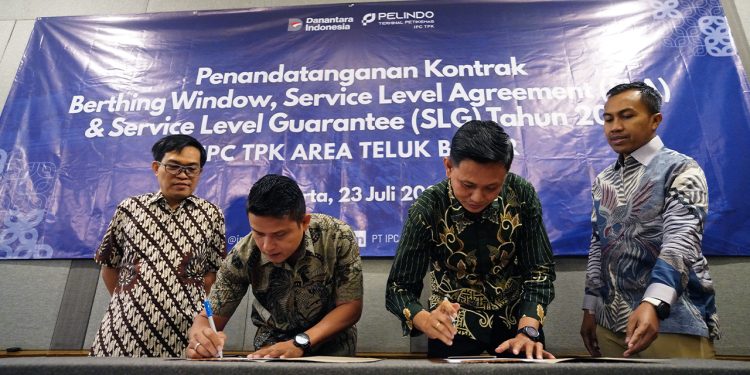 Optimalkan Produktivitas Bongkar Muat, IPC TPK Teluk Bayur Teken Kontrak Pelayanan dengan 4 Mitra Pelayaran