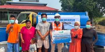 Tanggap Bencana Kemarau dan Kabut Asap Kalimantan, Pelindo Salurkan 70 Tangki Air Bersih dan Masker ke Warga