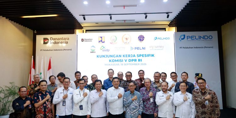 Komisi V DPR Tinjau Layanan Pelabuhan Makassar