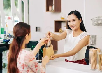 Customer Service vs Customer Experience: Getok Tular Manajemen Versi Zaman Now