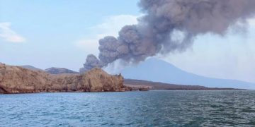 Krakatau: Gunung Api yang Pernah Mengguncang Dunia dari Selat Sunda